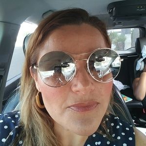 Meet your Posher, Cecilia